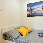 Apartment Stary Honey